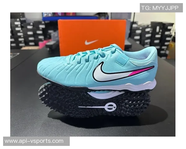 耐克足球鞋刺客10全新升级助你在赛场上尽显风采与实力