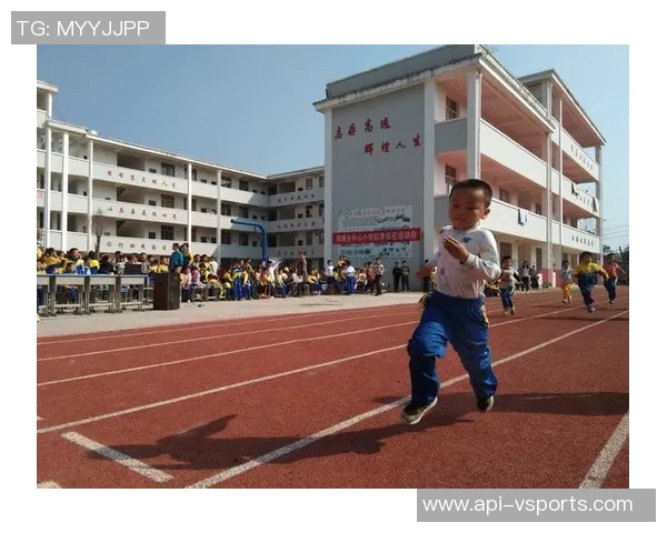 足球宝贝美丽绽放青春魅力展现运动激情与时尚风采的完美结合 足球宝贝美丽绽放青春魅力展现运动激情与时尚风采的完美结合